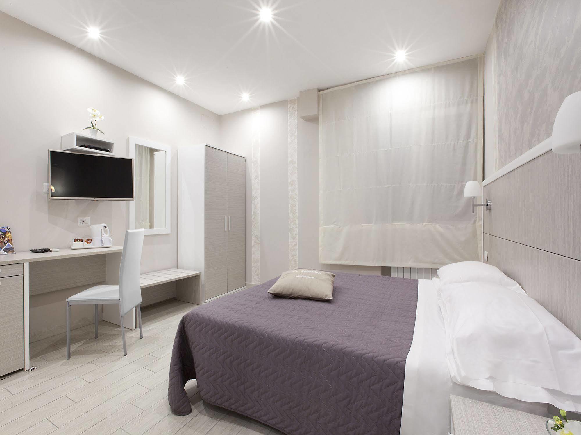 Le Quattro Piazze Bed & Breakfast Sorrento Exterior photo