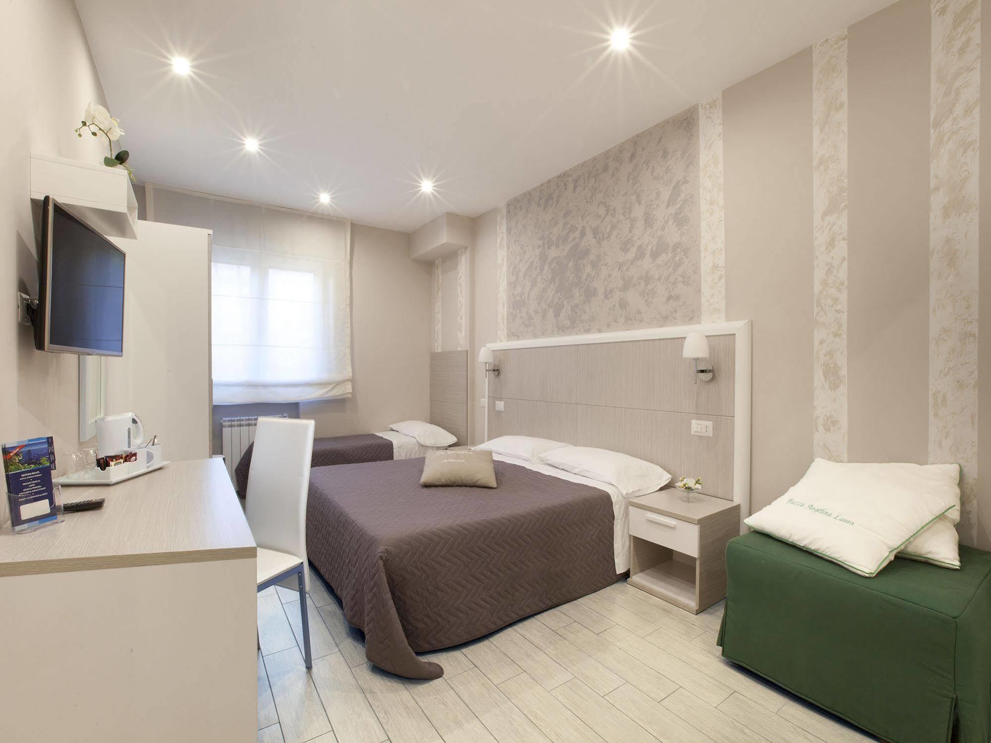 Le Quattro Piazze Bed & Breakfast Sorrento Exterior photo