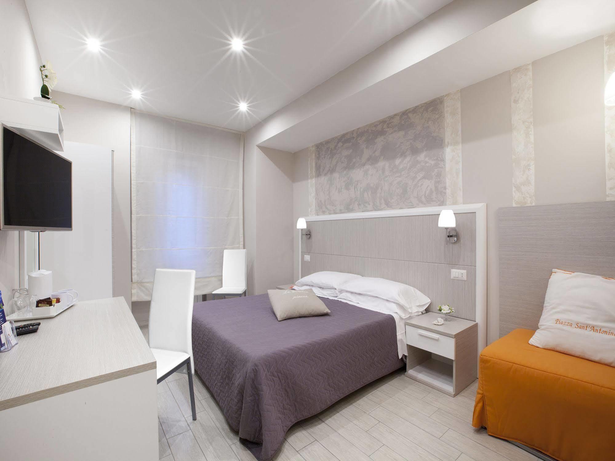 Le Quattro Piazze Bed & Breakfast Sorrento Exterior photo